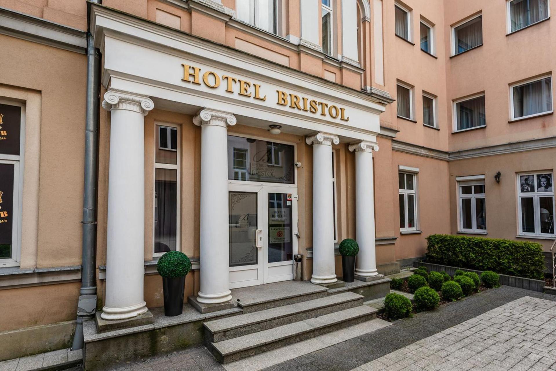 Hotel Bristol Кельце Экстерьер фото