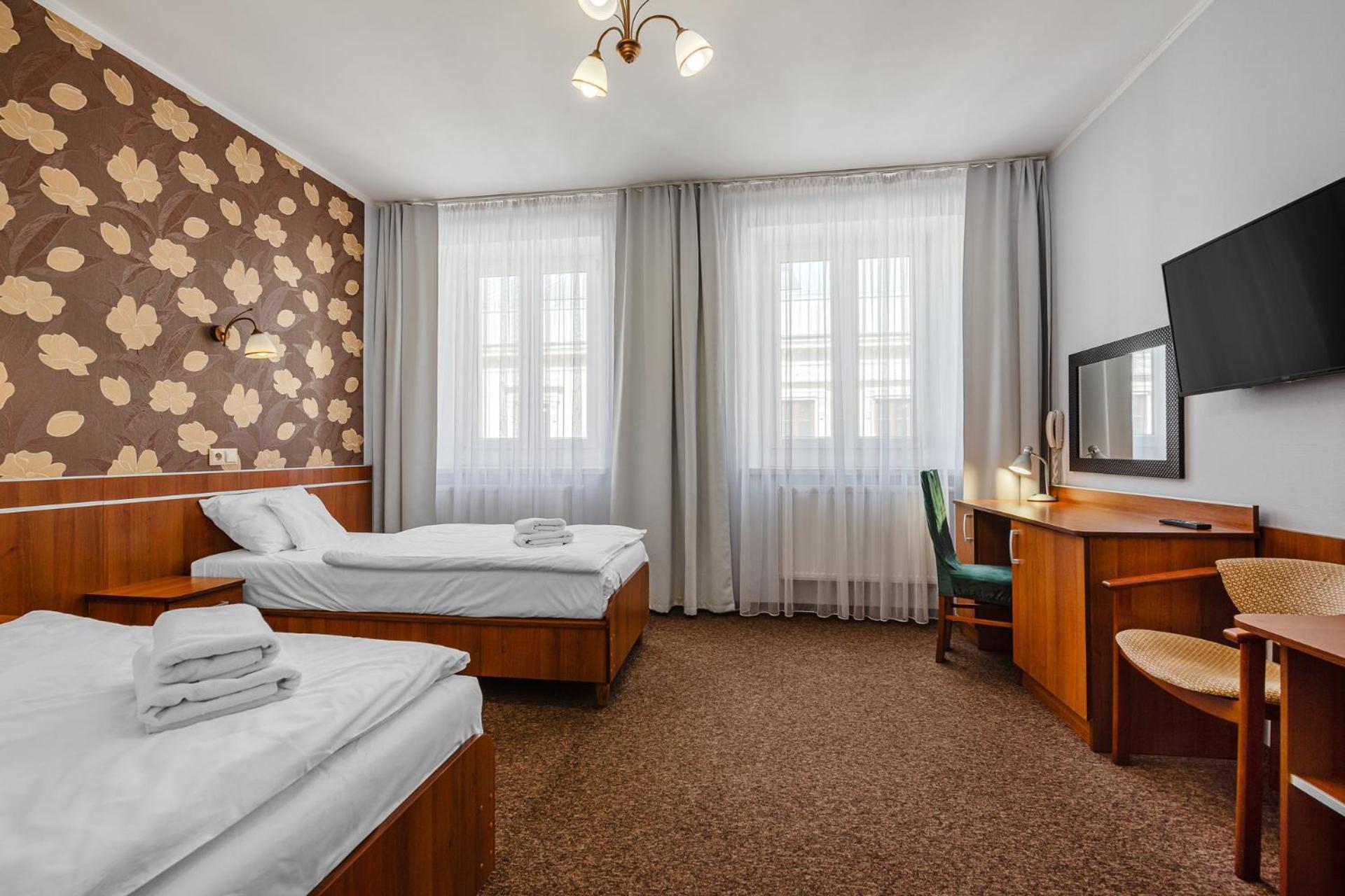 Hotel Bristol Кельце Экстерьер фото